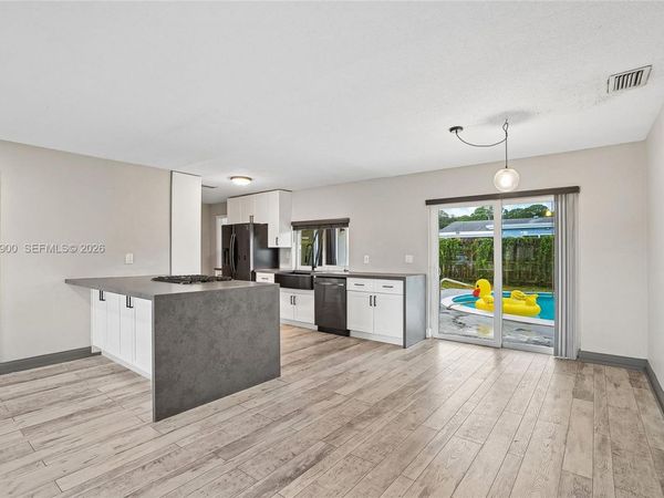 8440 Sheraton Dr , Miramar, FL 33025