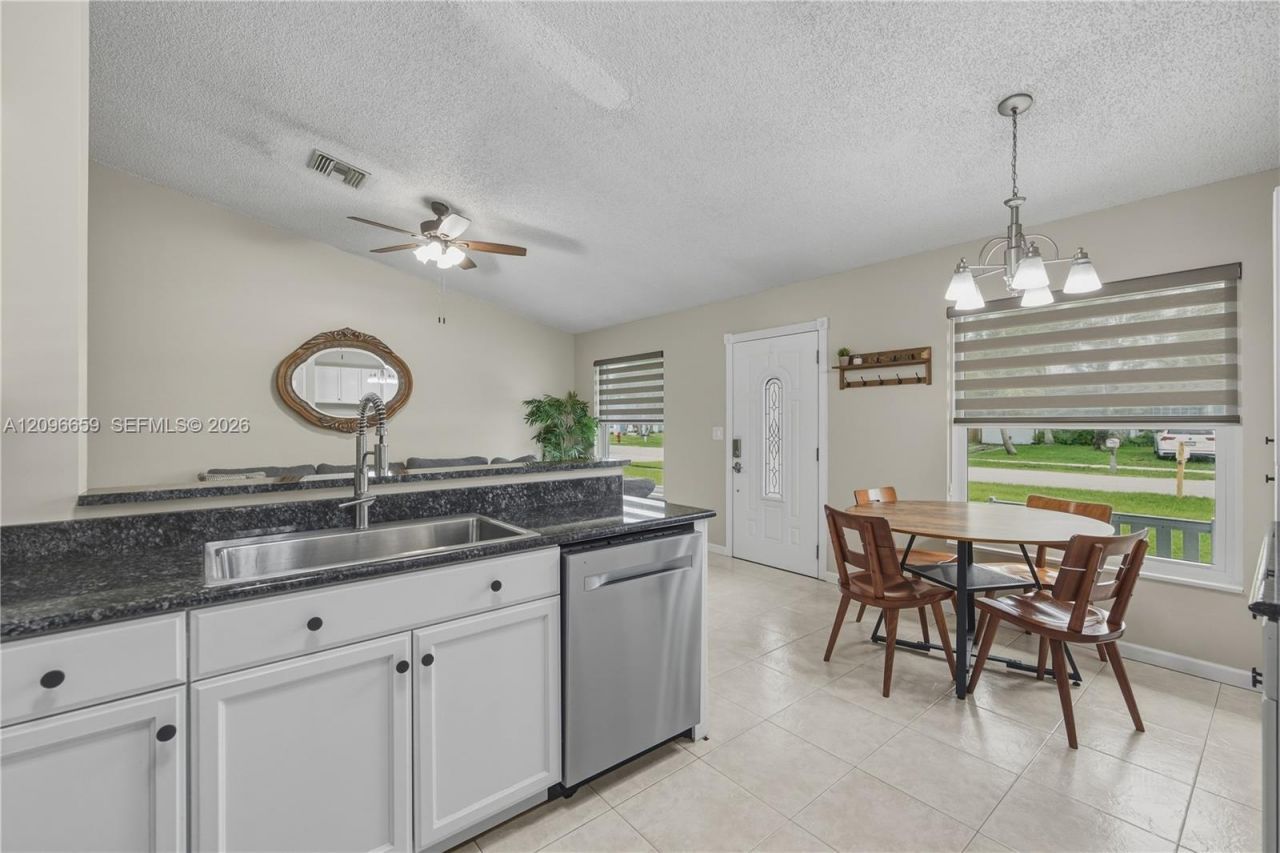 1290 Mc Dermott Ln, Royal Palm Beach, FL 33411 Photo
