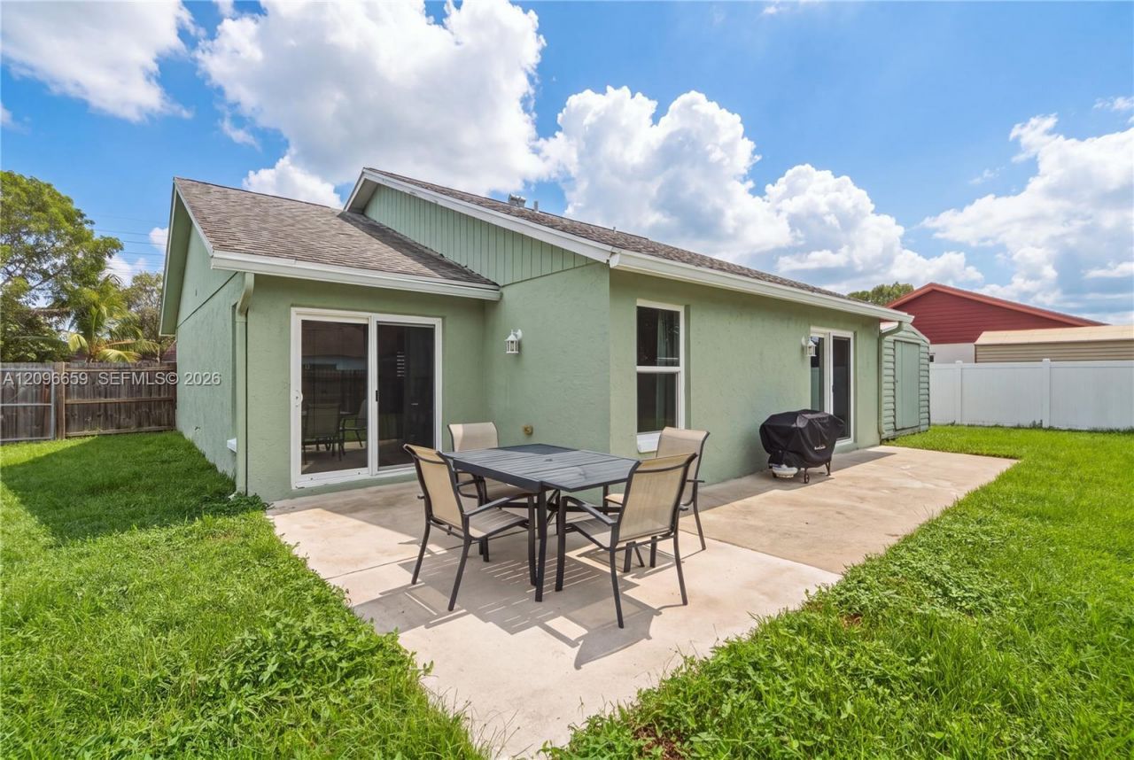 1290 Mc Dermott Ln, Royal Palm Beach, FL 33411 Photo