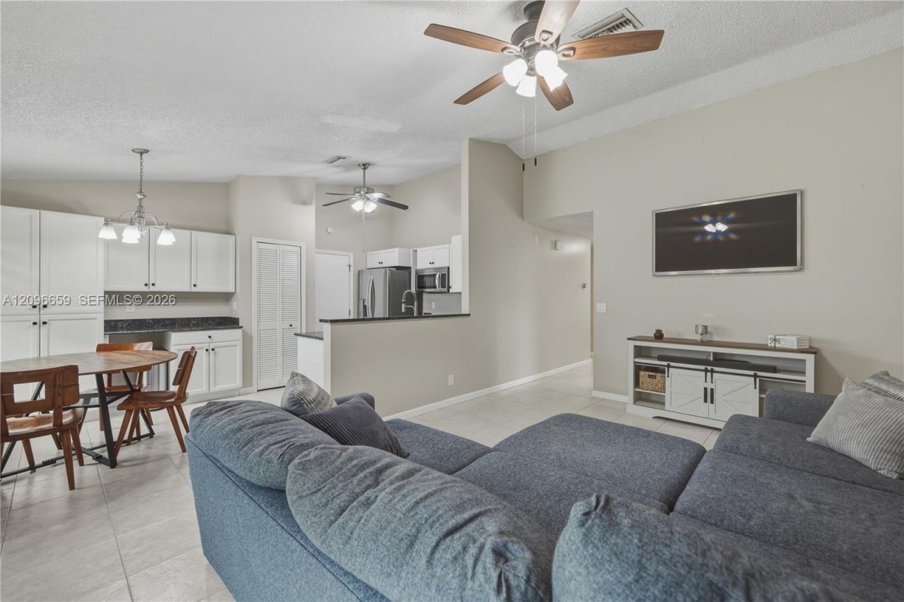 1290 Mc Dermott Ln, Royal Palm Beach, FL 33411 Photo