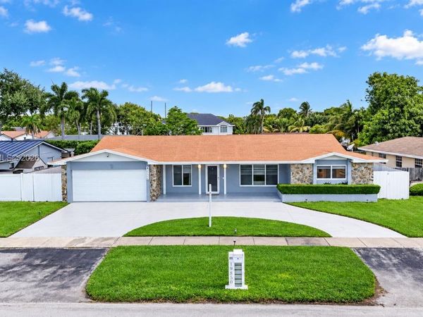 19850 SW 83rd Ave , Cutler Bay, FL 33189