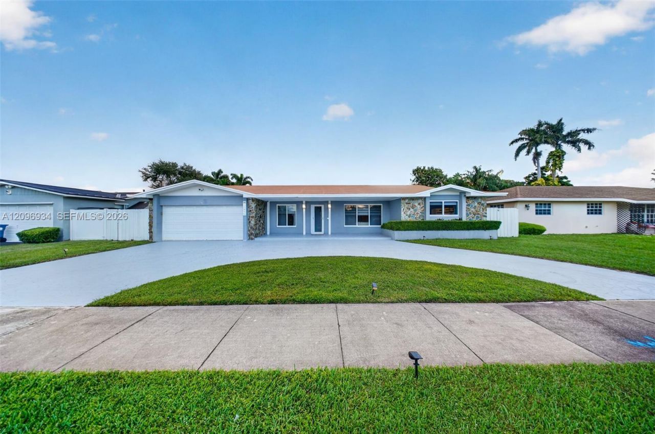 19850 SW 83rd Ave, Cutler Bay, FL 33189 Photo