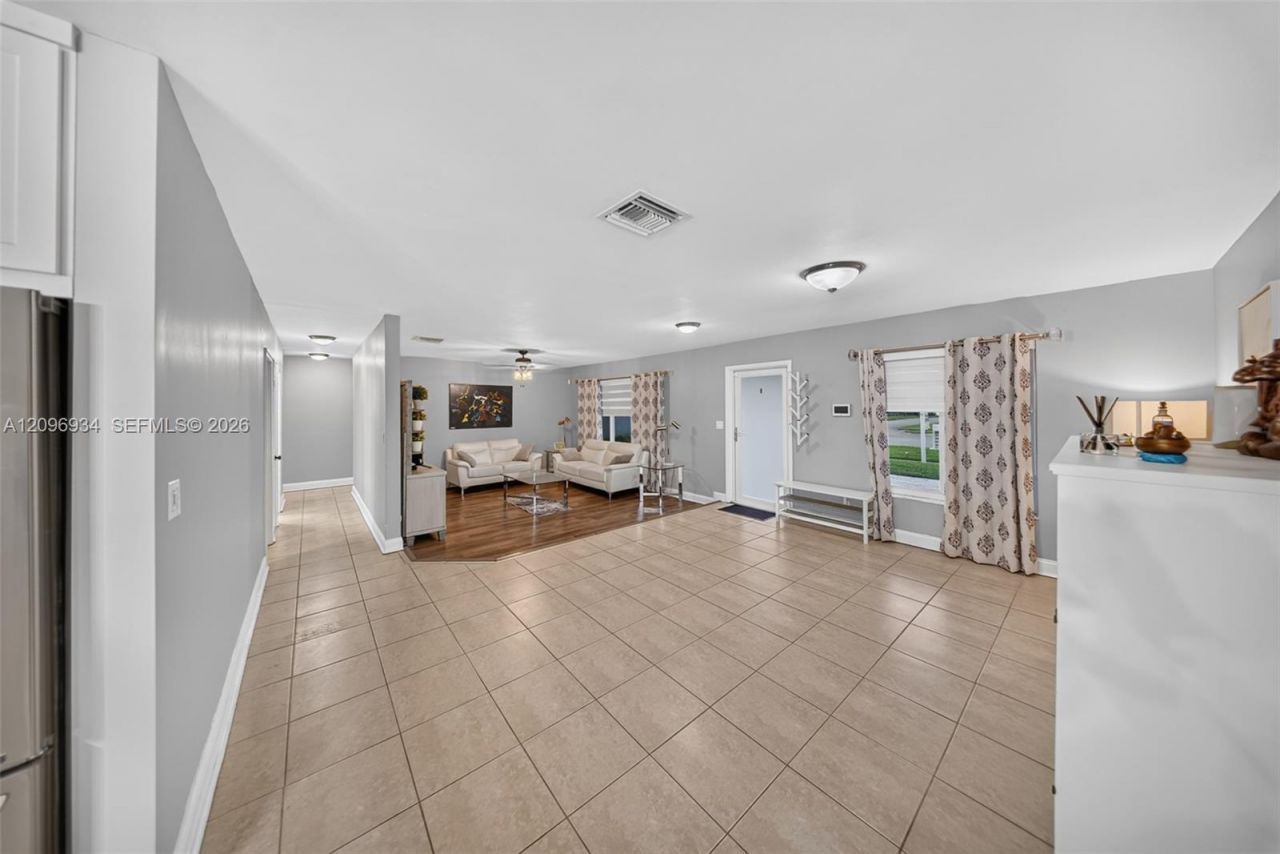 19850 SW 83rd Ave , Cutler Bay, FL 33189 Photo