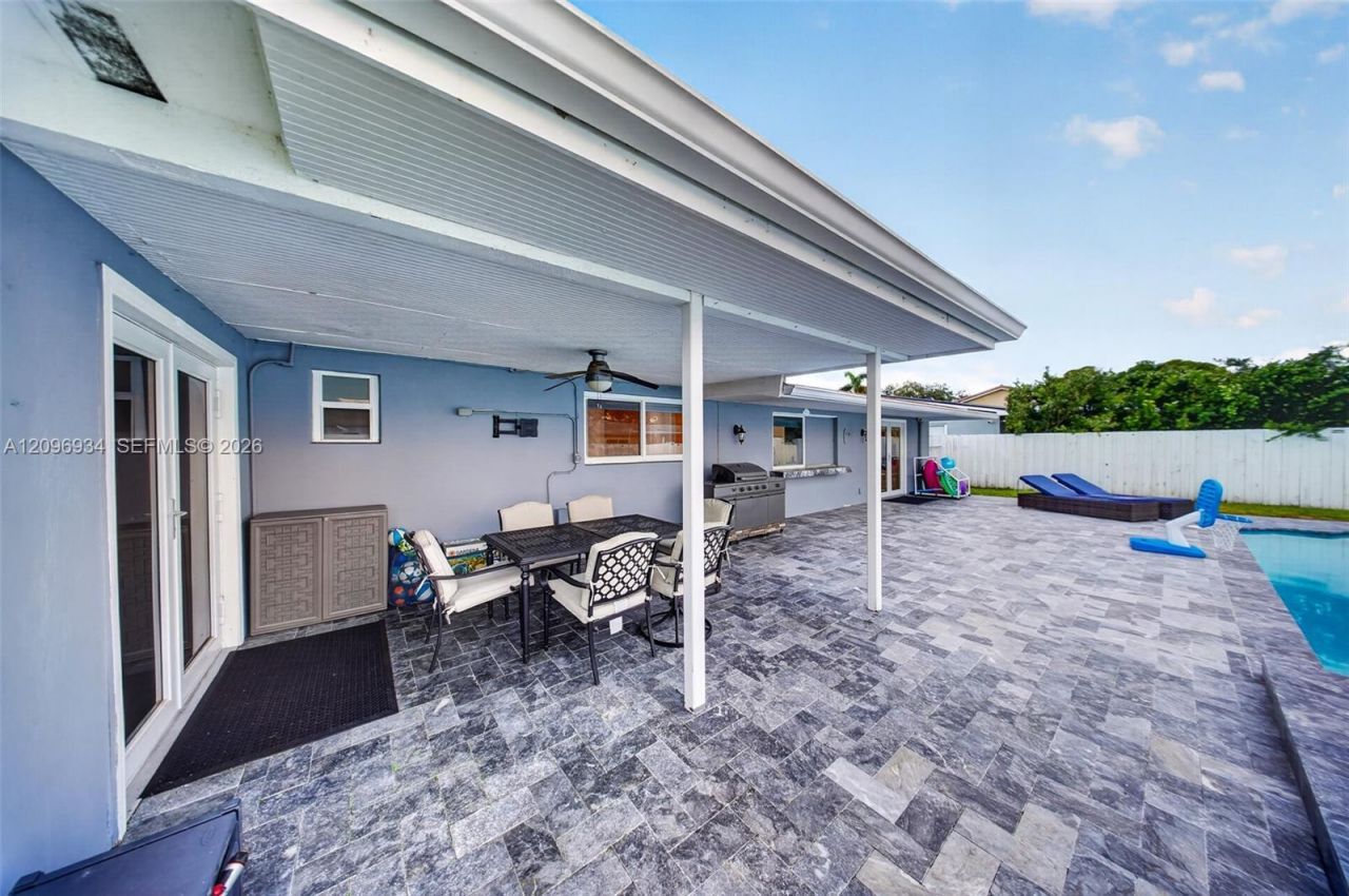 19850 SW 83rd Ave, Cutler Bay, FL 33189 Photo