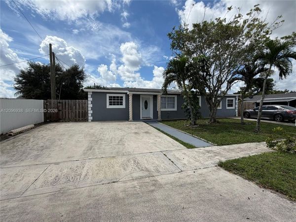 3240 NW 210th Ter , Miami Gardens, FL 33056