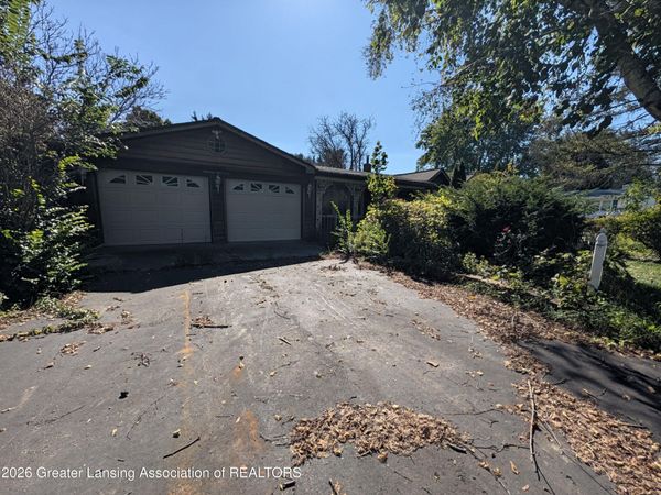 1958 Kimberly Drive, Charlotte, MI 48813