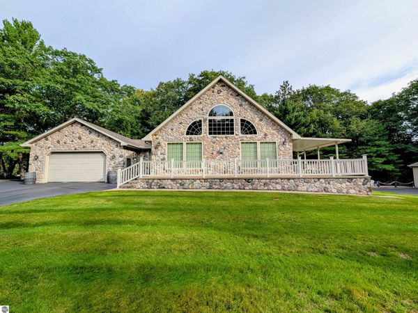5259 31st Street E, Au Gres, MI 48703