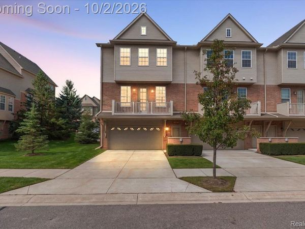 56681 Long Island Drive, Shelby Township, Mi 48316