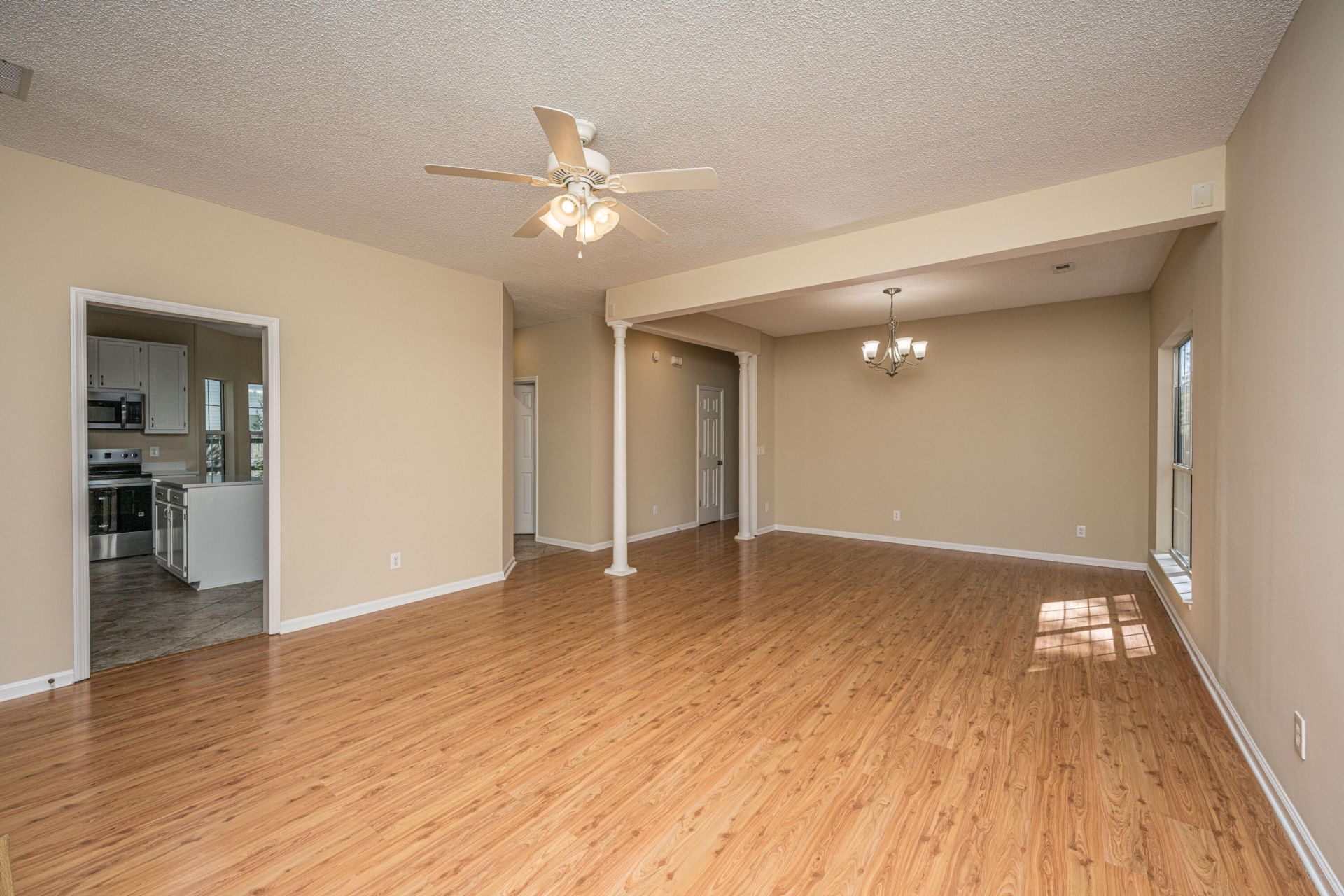 5005 Willoway Circle Photo 11