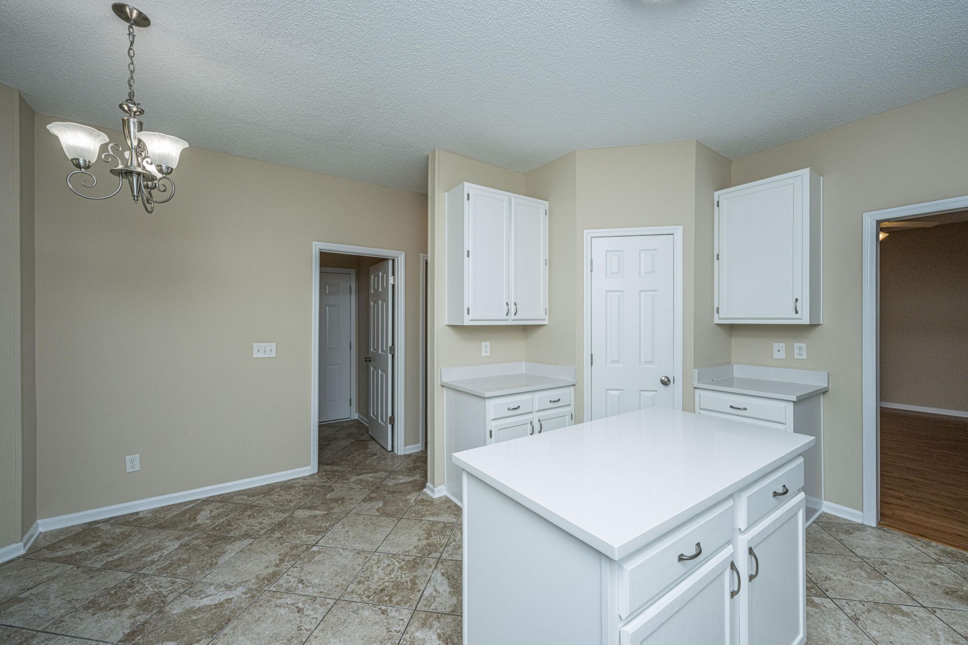 5005 Willoway Circle Photo 17