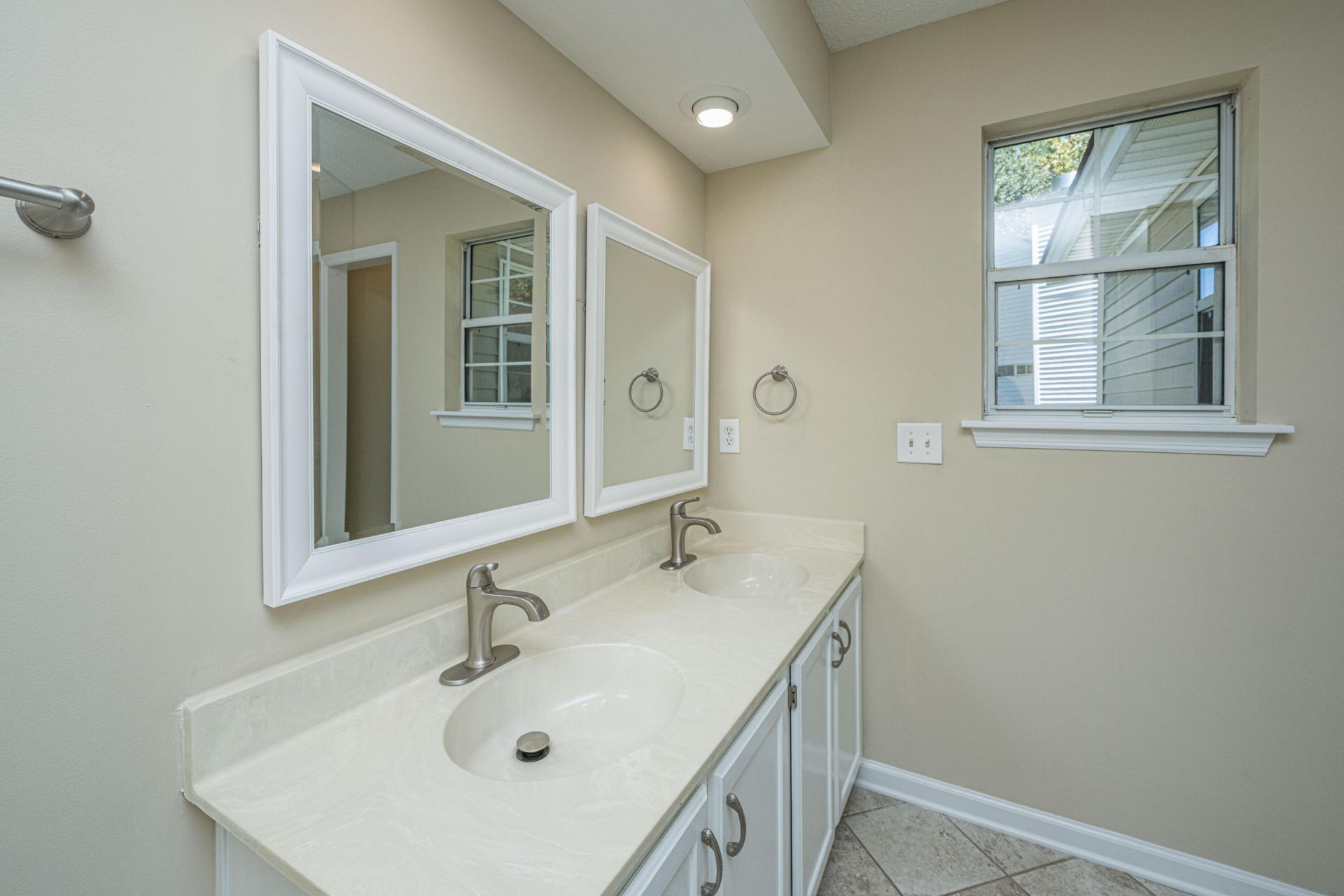 5005 Willoway Circle Photo 30
