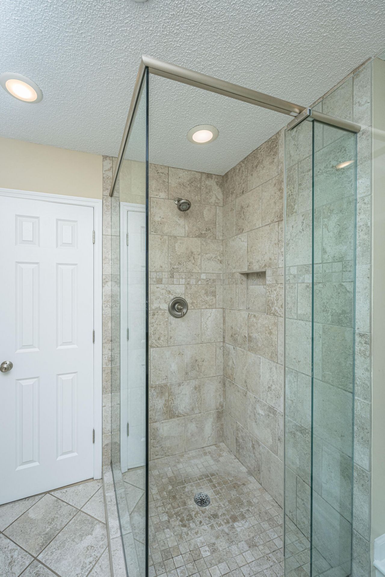 5005 Willoway Circle Photo 32