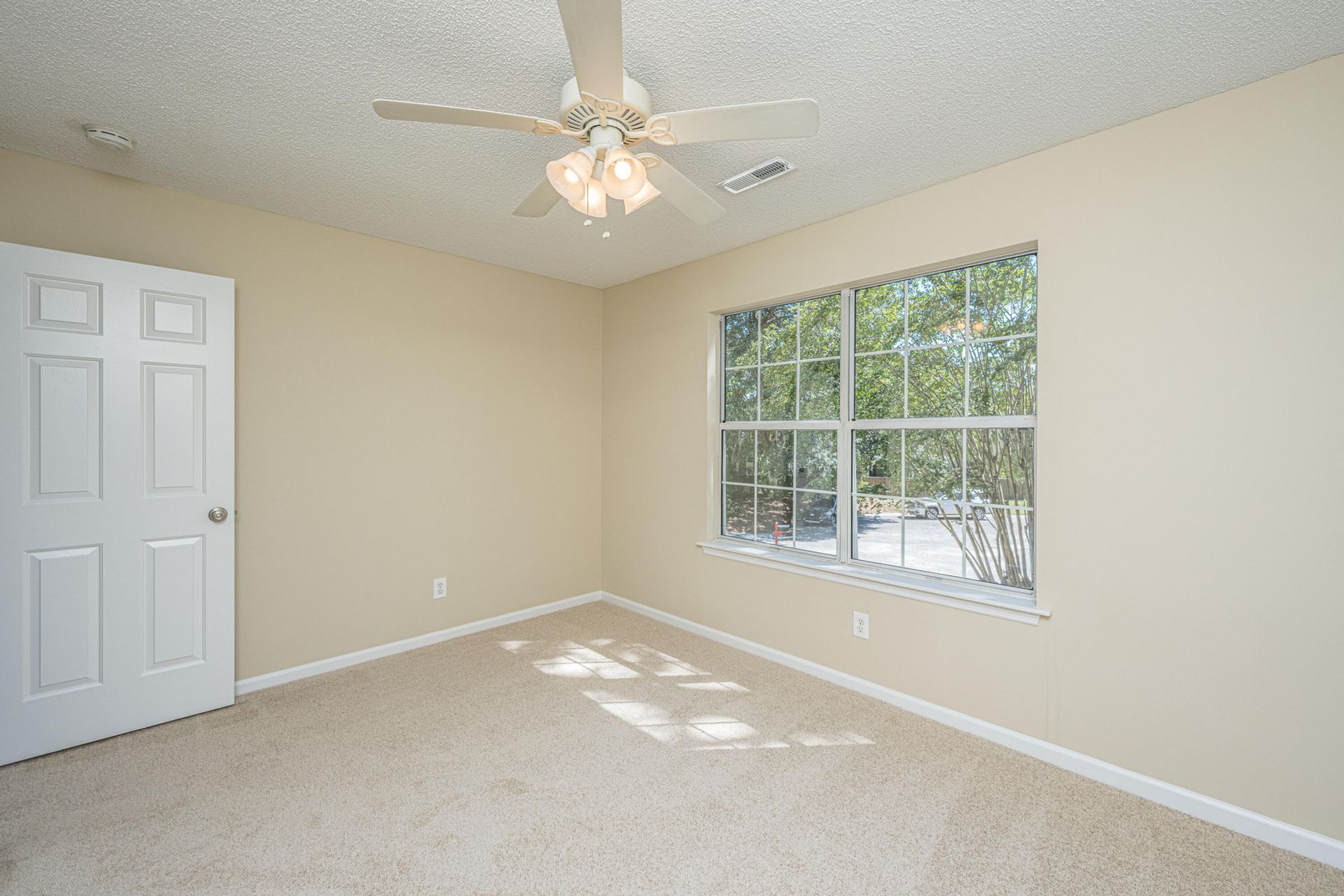 5005 Willoway Circle Photo 34