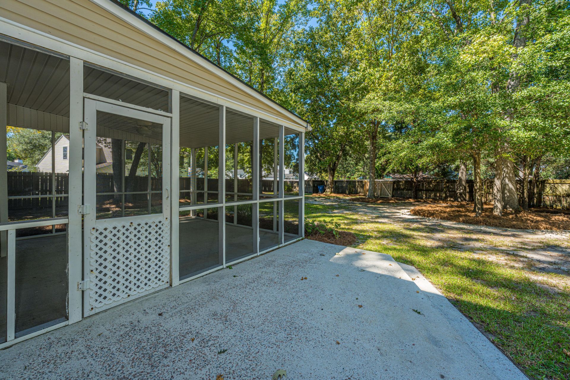 5005 Willoway Circle Photo 49