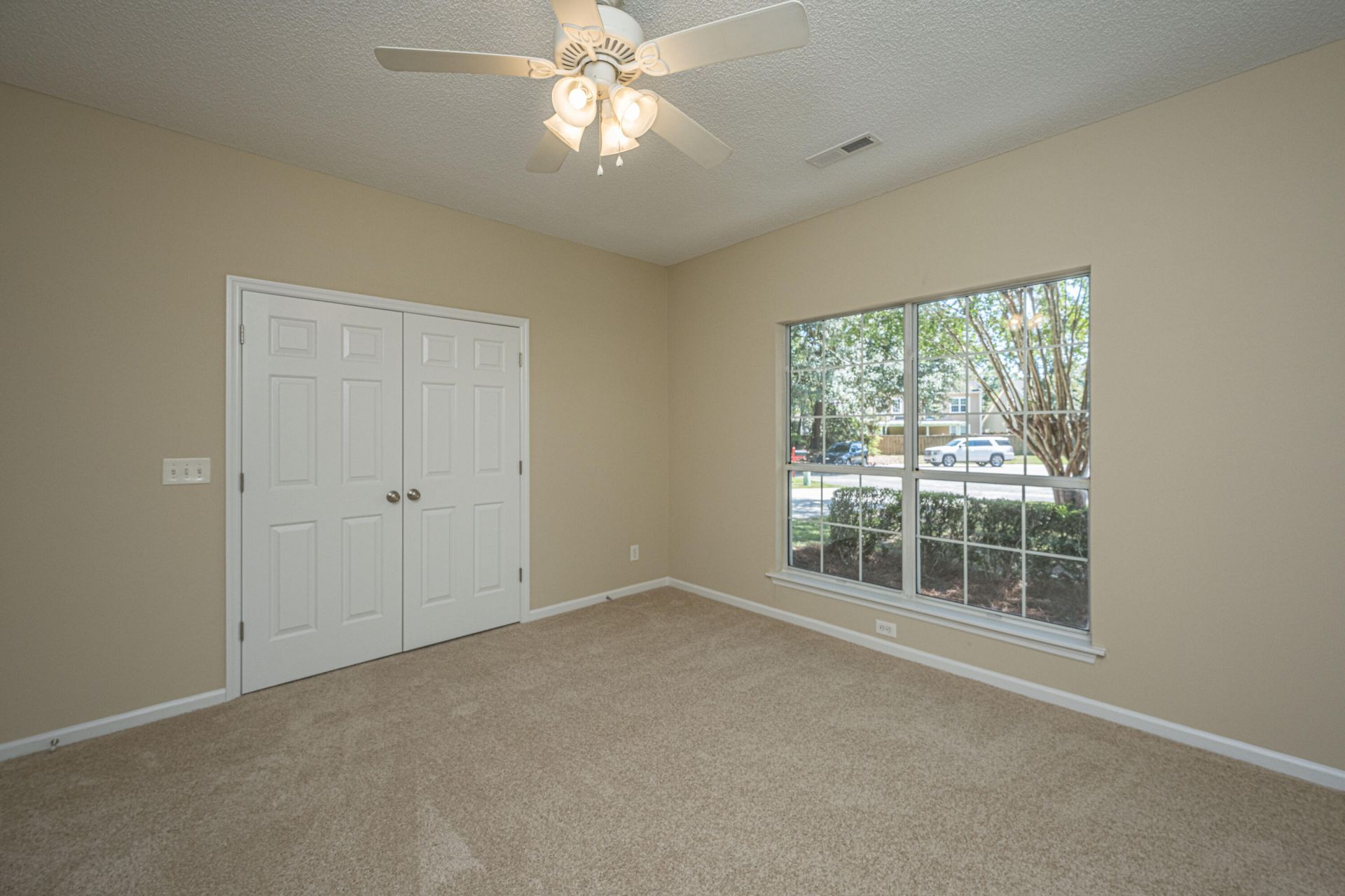 5005 Willoway Circle Photo 6