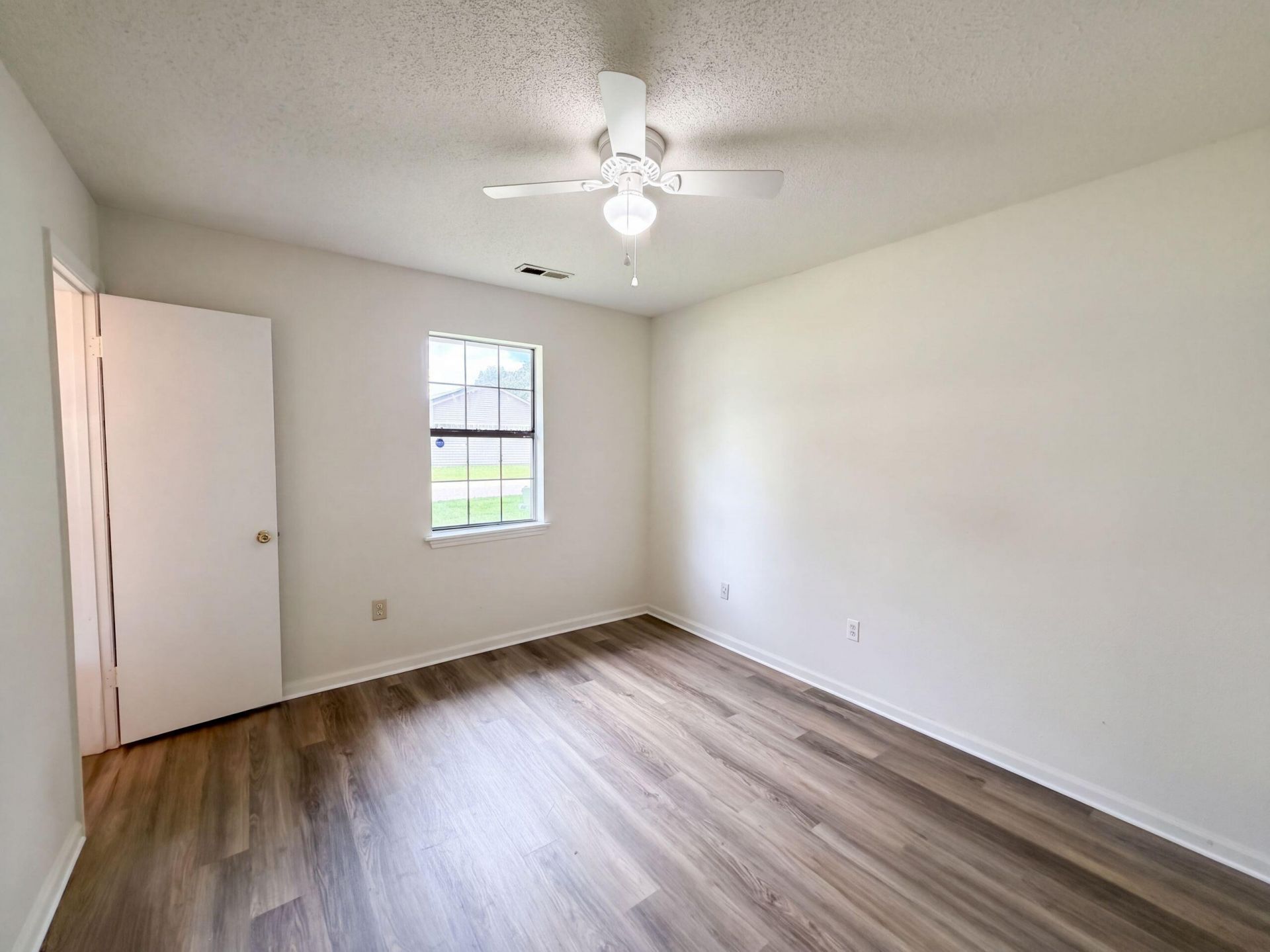 1300 Maryland Drive Photo 11
