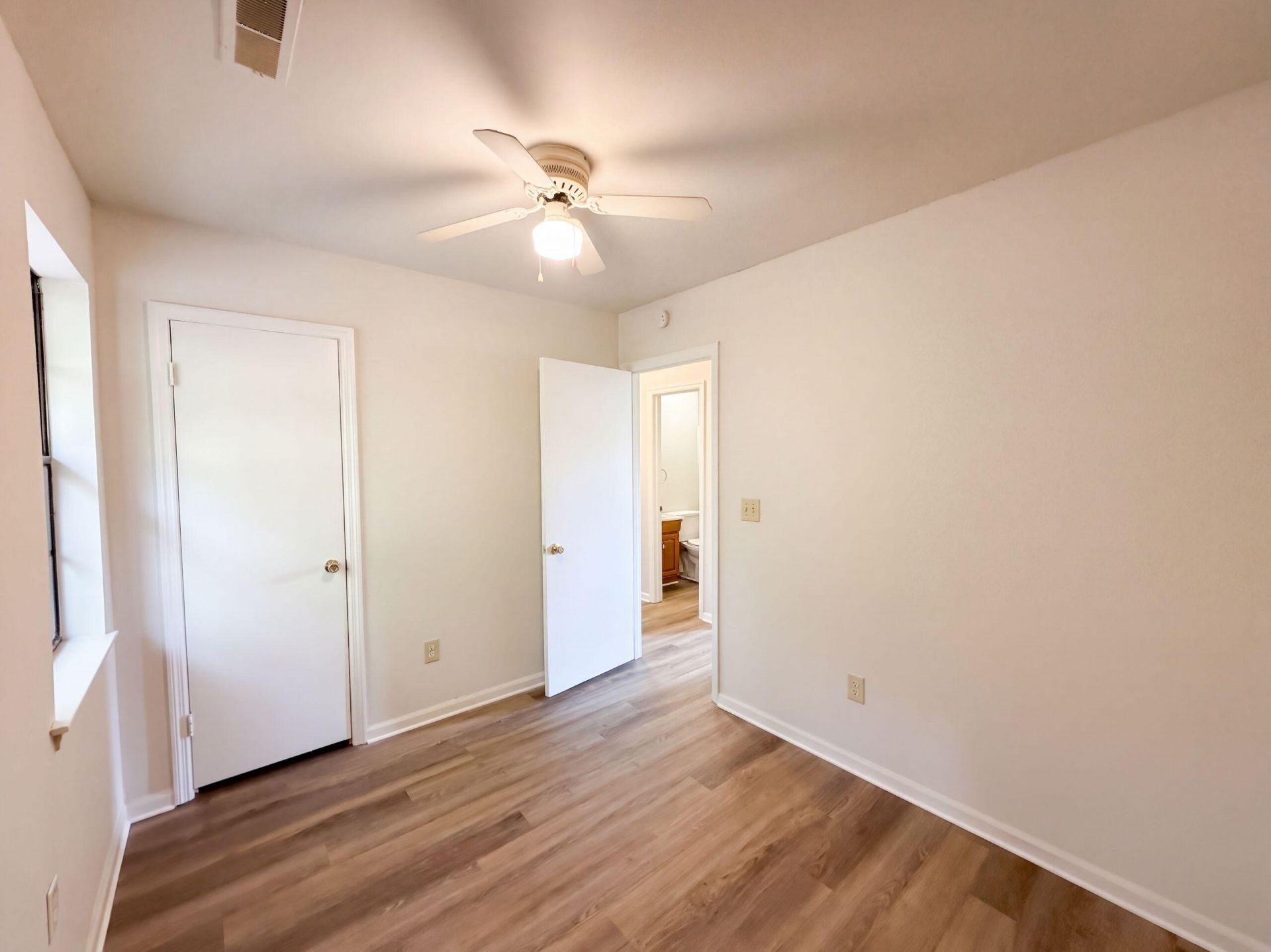 1300 Maryland Drive Photo 12