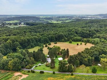 230 LAUREL ROAD, ELVERSON, PA 19520