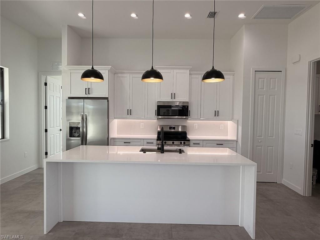 3914 NW 40th Ln, Cape Coral, FL 33993 Photo