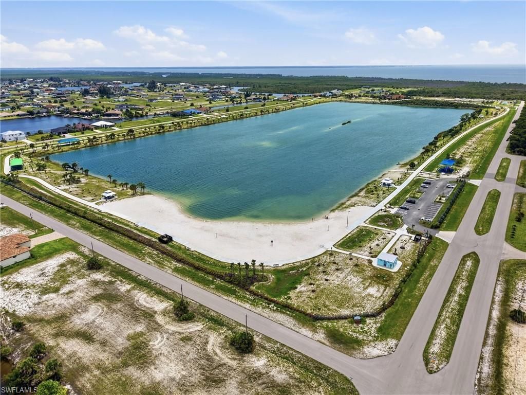 3914 NW 40th Ln, Cape Coral, FL 33993 Photo
