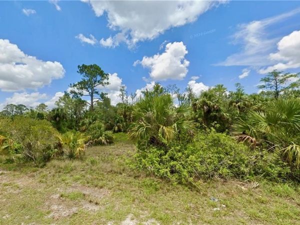 668 Topeka CT , LEHIGH ACRES, FL 33972