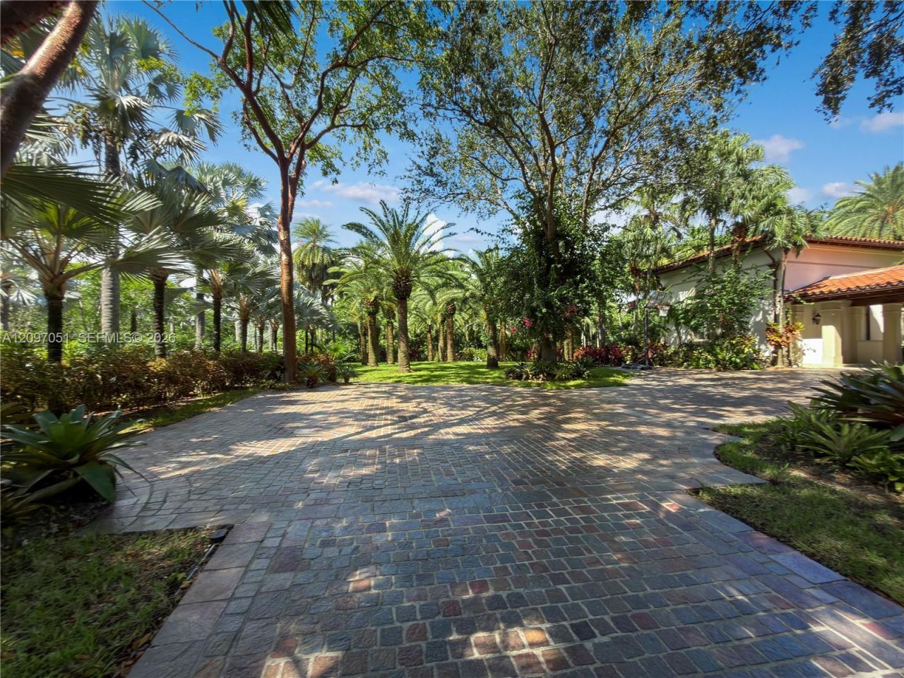 8901 Arvida Ln , Coral Gables, FL 33156 Photo