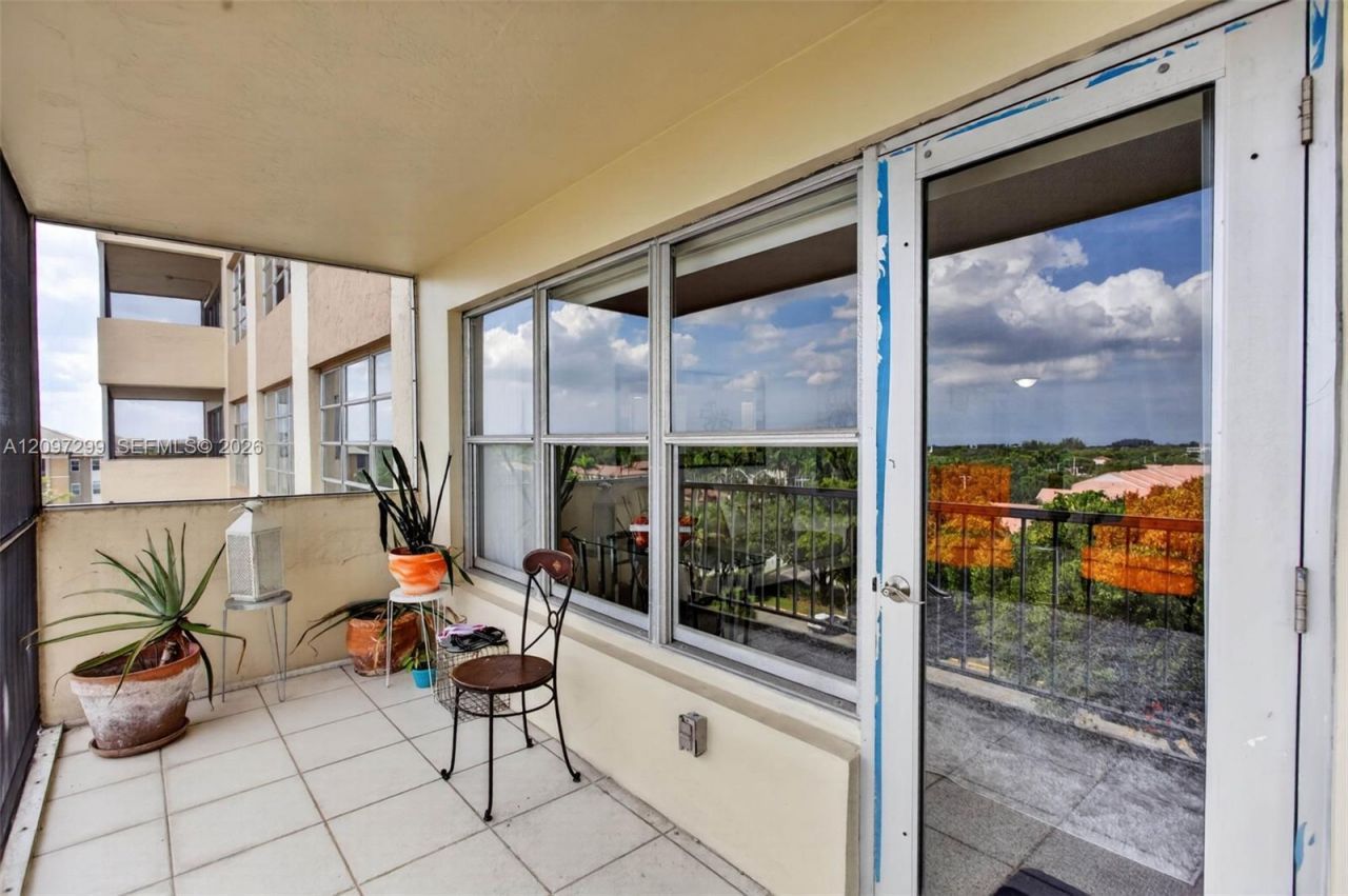 10777 W Sample Rd , Unit 718, Coral Springs, FL 33065 Photo