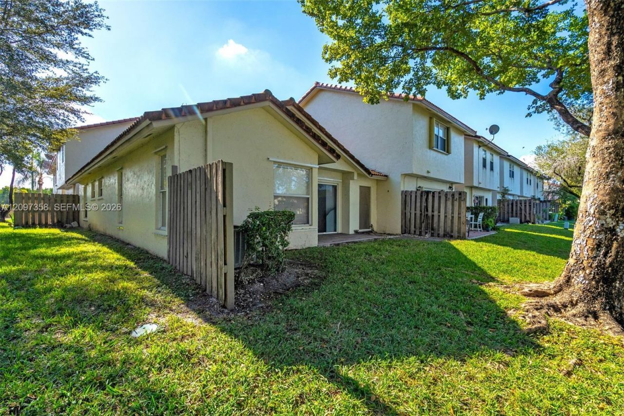 10831 NW 3rd Ct , Unit N/A, Pembroke Pines, FL 33026 Photo