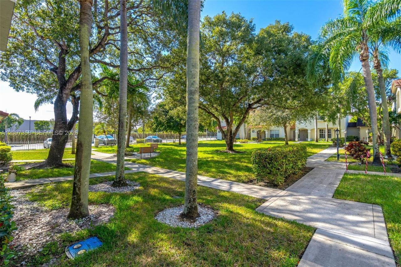 10831 NW 3rd Ct , Unit N/A, Pembroke Pines, FL 33026 Photo