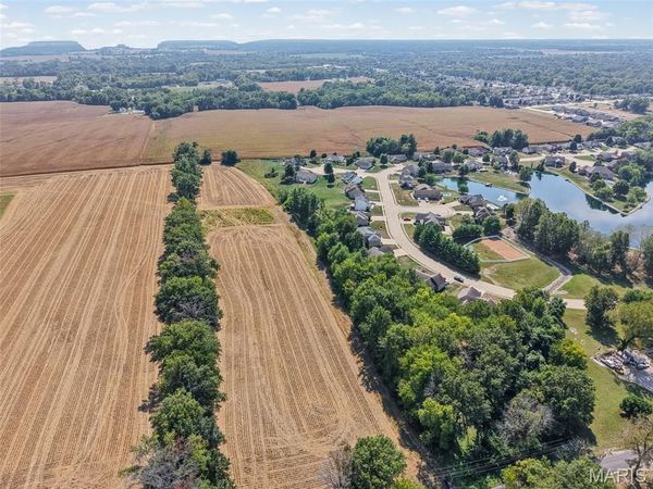 8938 Schmalz Road, St Jacob, IL 62281