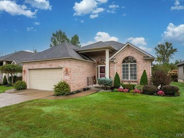 18 Primrose Lane , Buffalo, NY 14221