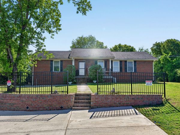 833 Leeville Rd , Lebanon, TN 37090