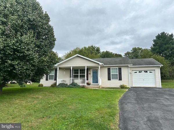 220 SEASCAPE COURT, MARTINSBURG, WV 25403