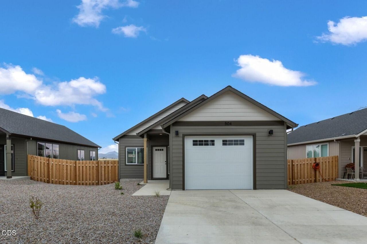 504 SW 6th Street, Unit Lot 8, Metolius, OR 97741 Main Photo