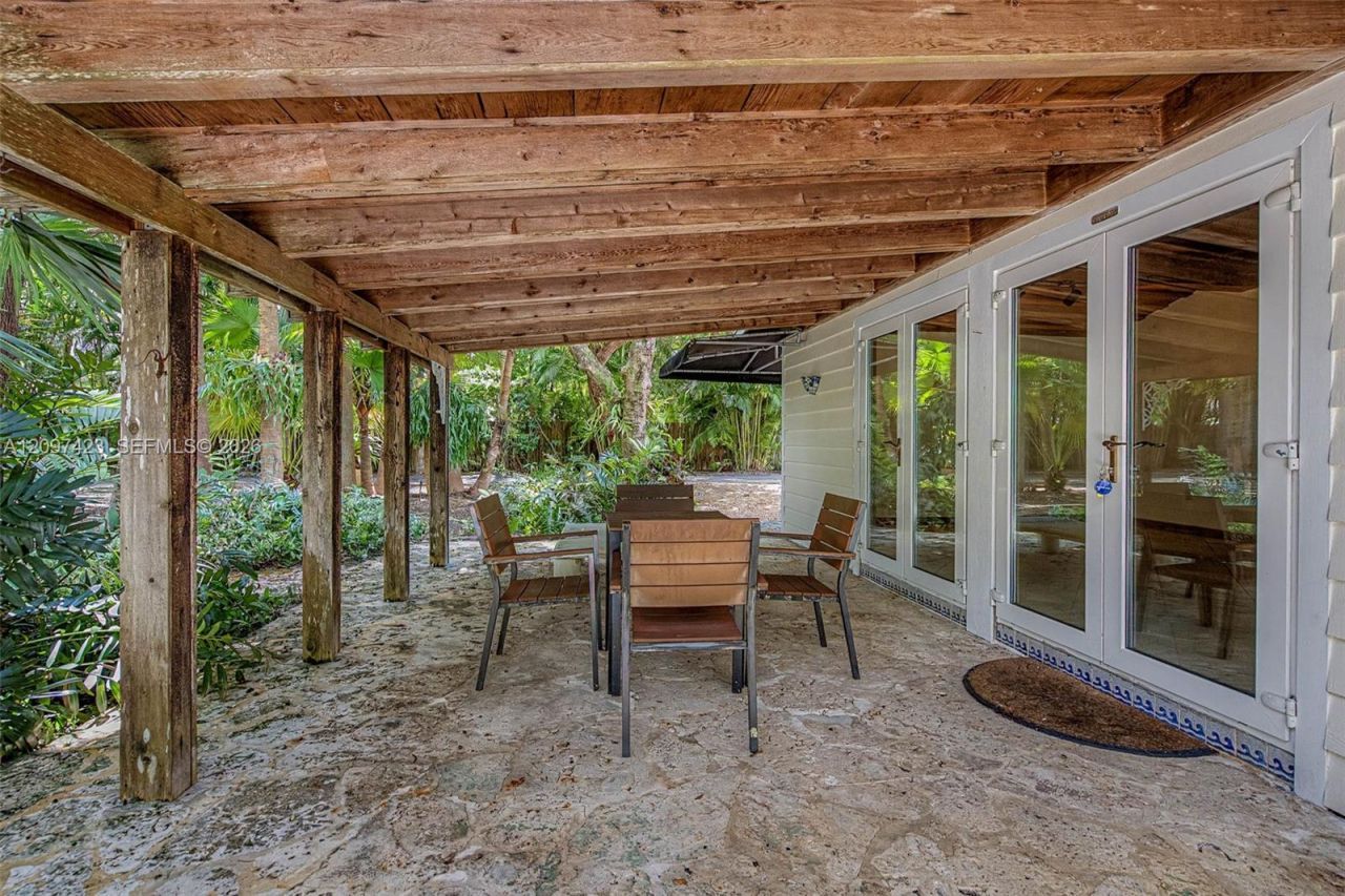 13470 SW 67th Ave, Pinecrest, FL 33156 Photo