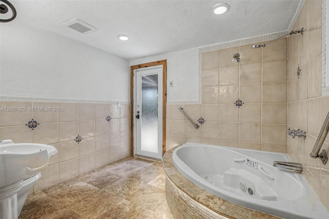 13470 SW 67th Ave, Pinecrest, FL 33156 Photo