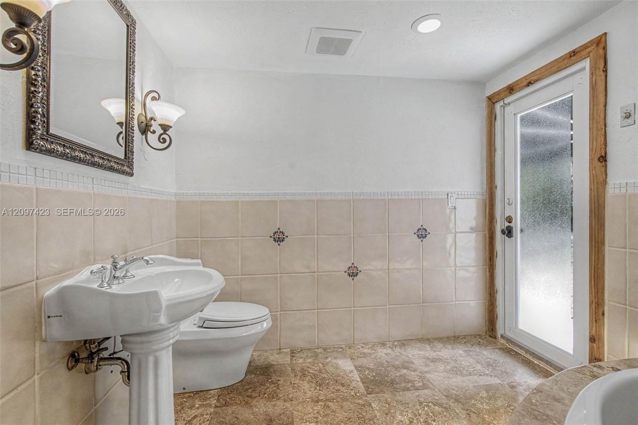 13470 SW 67th Ave, Pinecrest, FL 33156 Photo