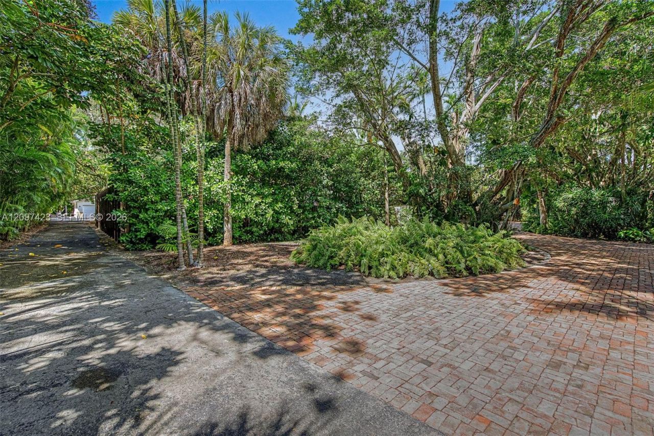 13470 SW 67th Ave, Pinecrest, FL 33156 Photo
