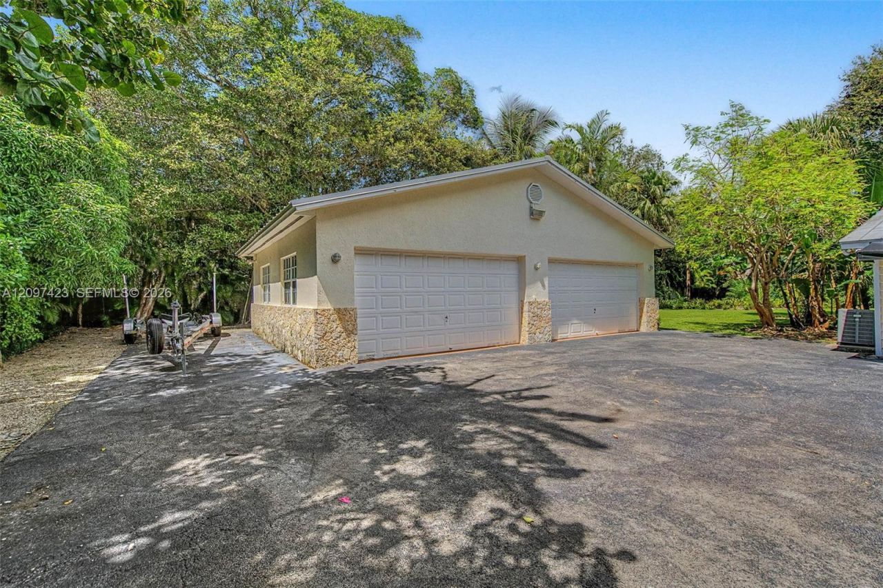 13470 SW 67th Ave, Pinecrest, FL 33156 Photo
