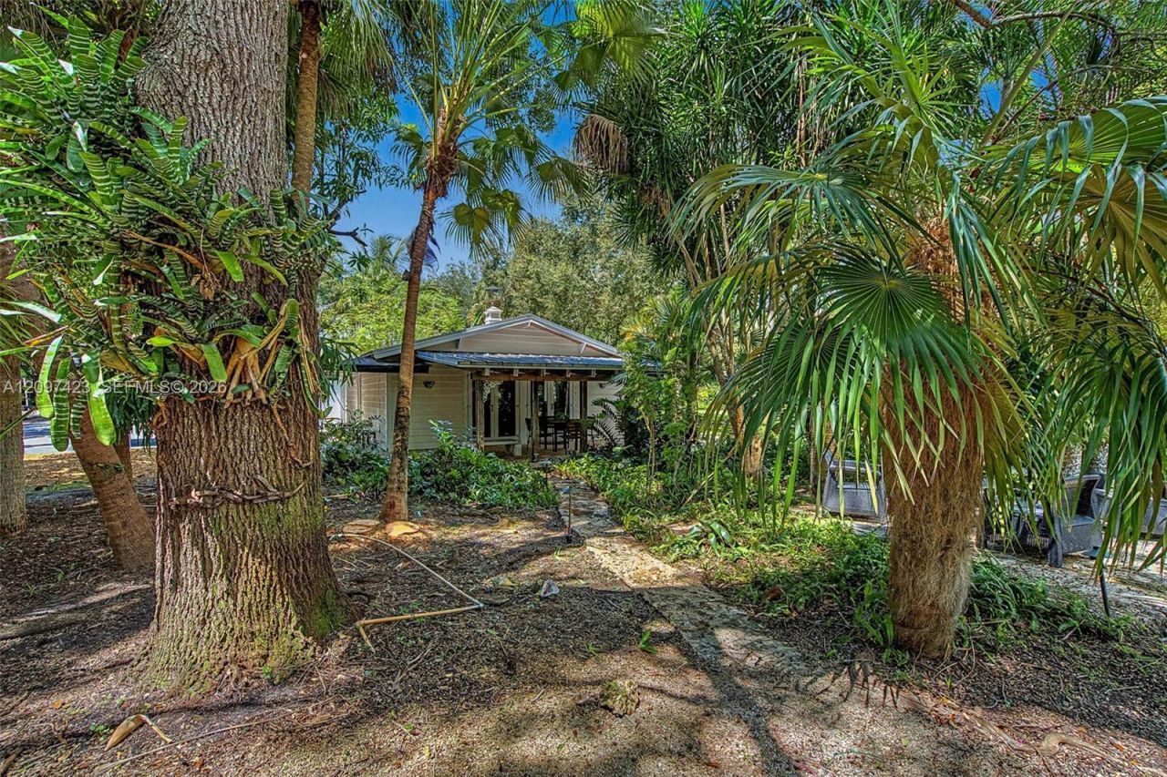 13470 SW 67th Ave, Pinecrest, FL 33156 Photo