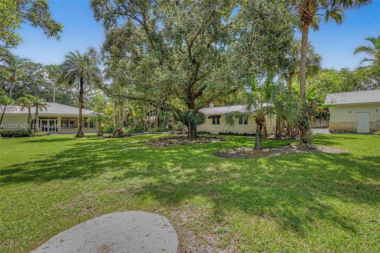 13470 SW 67th Ave, Pinecrest, FL 33156 Photo