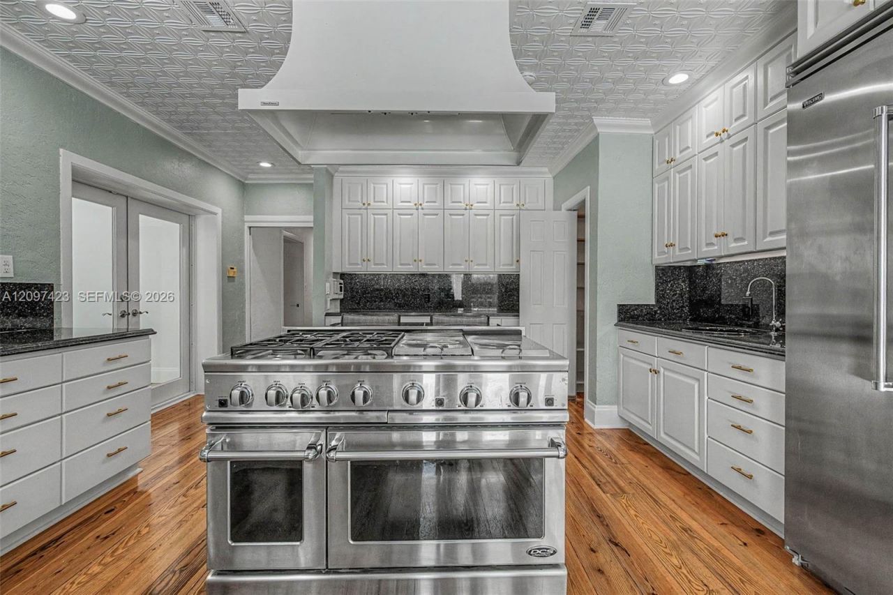 13470 SW 67th Ave, Pinecrest, FL 33156 Photo