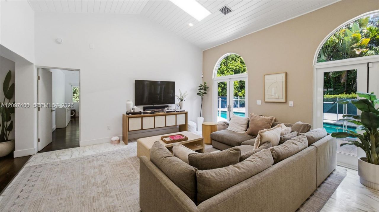530 Sabal Palm Rd , Miami, FL 33137 Photo