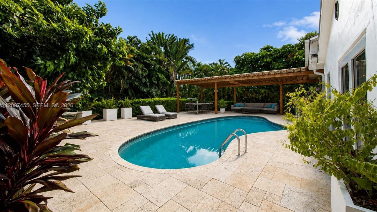 530 Sabal Palm Rd , Miami, FL 33137 Photo