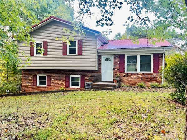 270 Woodcreek Drive , Mount Airy, NC 27030