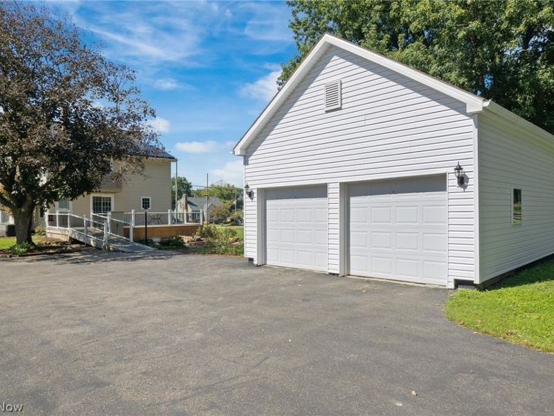 4502 Broadway Avenue NE, Louisville, OH 44641 Photo 10
