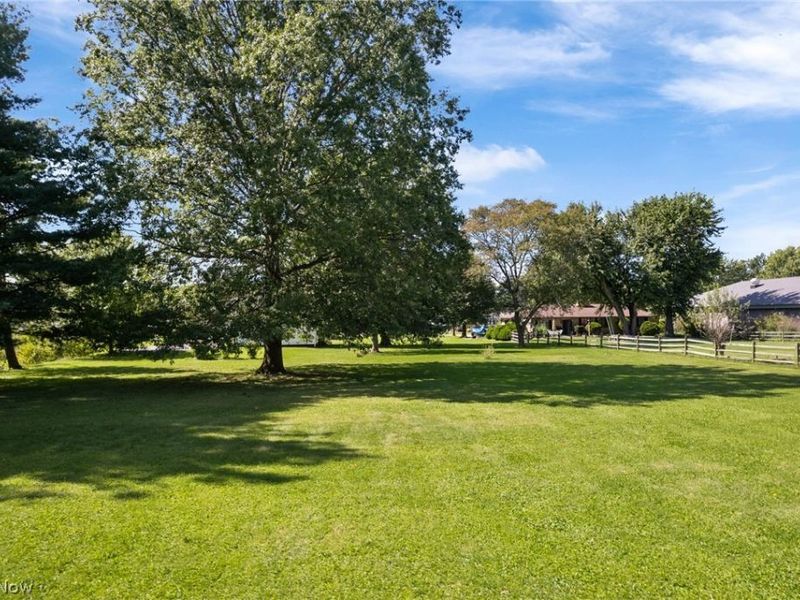 4502 Broadway Avenue NE, Louisville, OH 44641 Photo 11