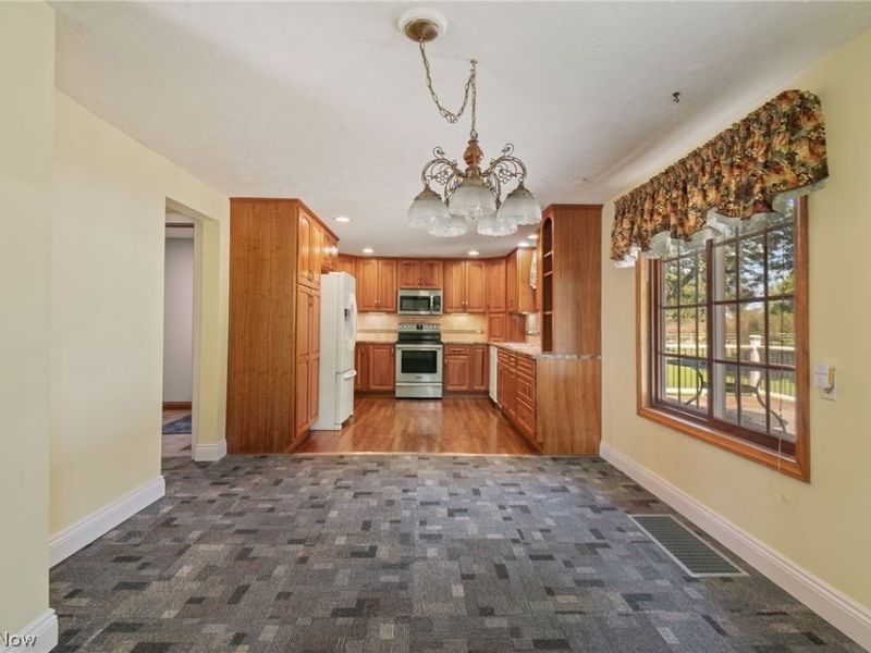 4502 Broadway Avenue NE, Louisville, OH 44641 Photo 13