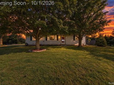 5212 N Fowlerville Road, Handy Township, Mi 48836