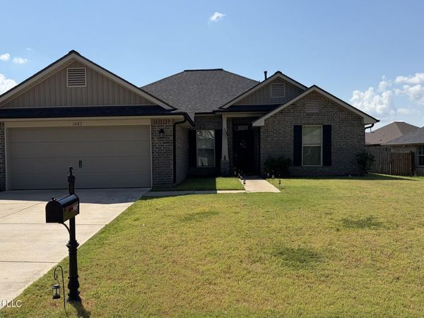 1687 Grayce Drive, Southaven, MS 38671